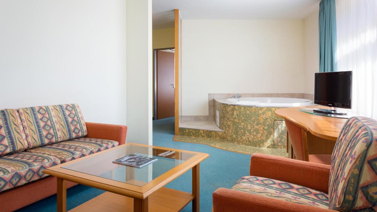 Hunguest Hotel Aqua Sol Hajduszoboszlo Exterior photo