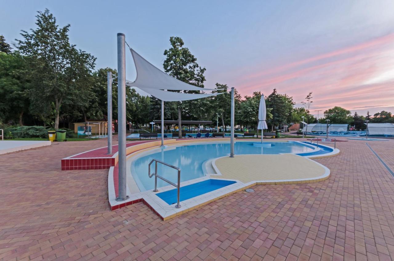 Hunguest Hotel Aqua Sol Hajduszoboszlo Exterior photo
